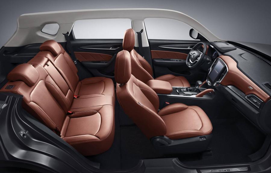 Интерьер Brilliance V6 2017 года  (фото 6 из 10)